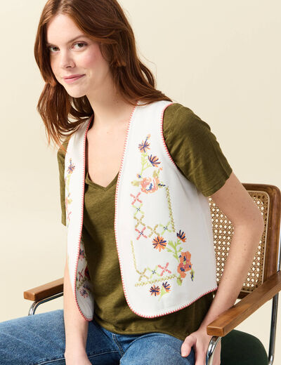 Cardigan droit court brod&eacute; sans manches ecru femme