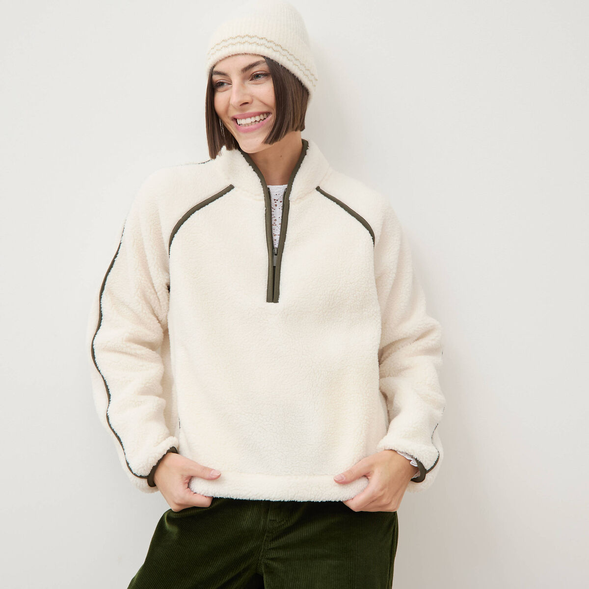 Sweat droit bouclette col montant ecru femme