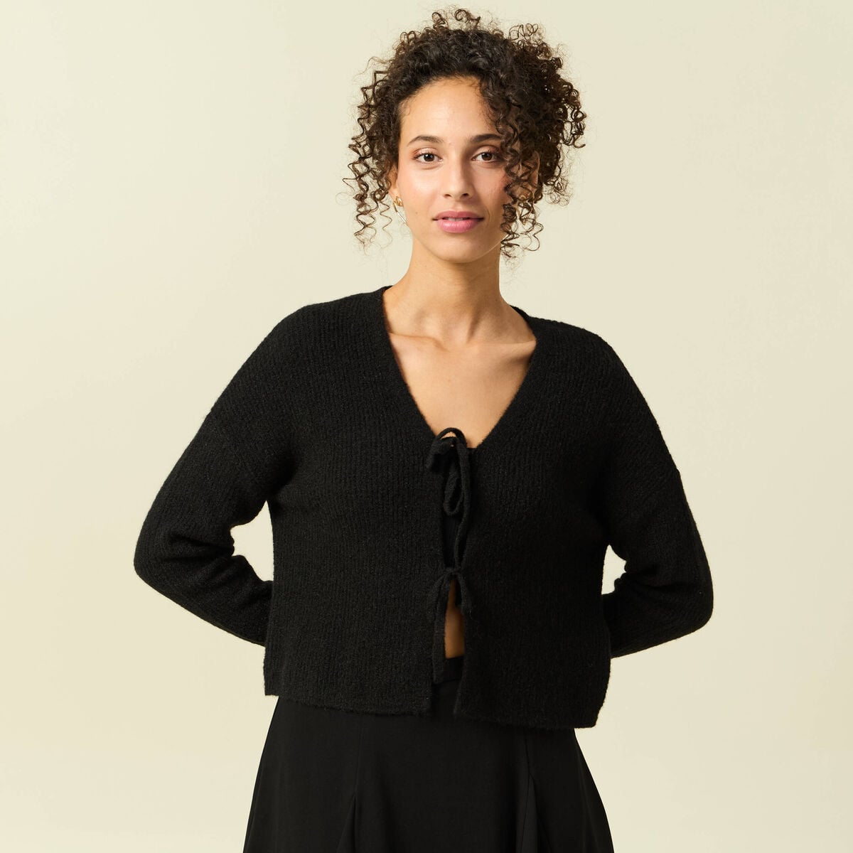 Gilet col V manches longues n&oelig;uds noir femme