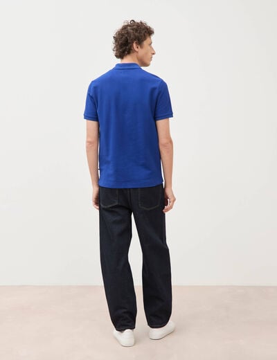 Polo cintr&eacute; manches courtes en coton bleu electrique homme