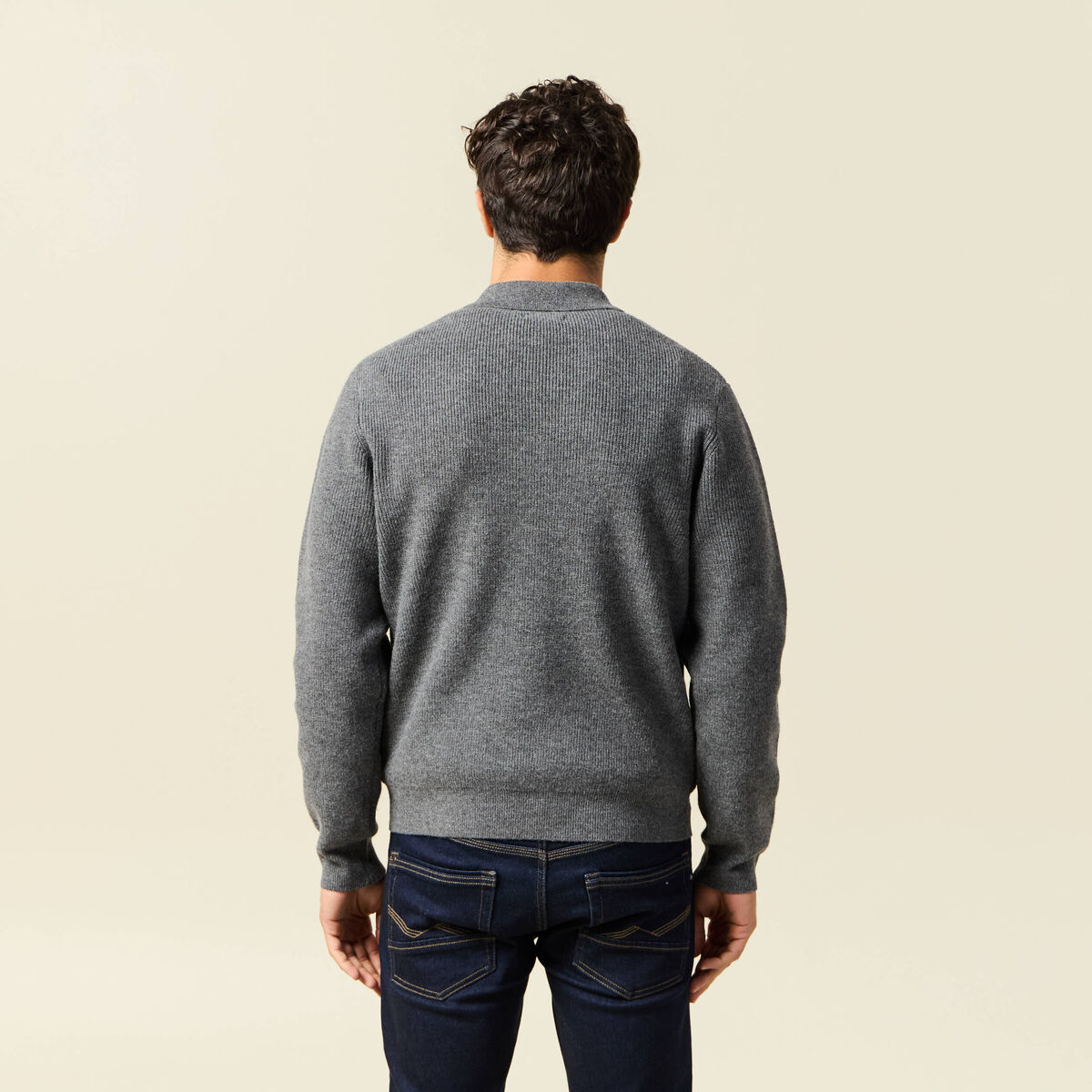 Pull col v gris fonc&eacute; homme