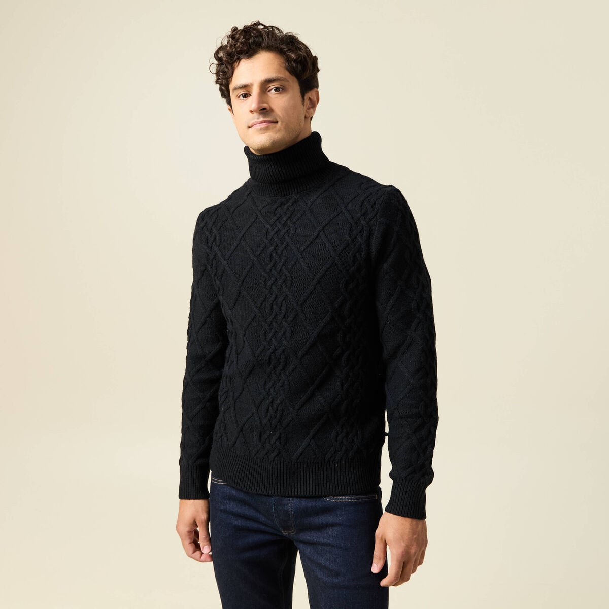 Tricot col montant noir homme
