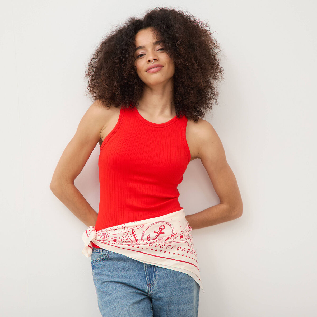 D&eacute;bardeur 2 en 1 avec brassi&egrave;re int&eacute;gr&eacute;e rouge femme