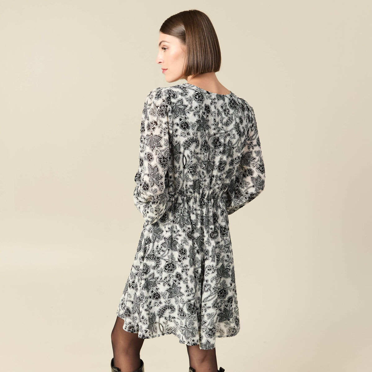 Robe fluide col v manches longues blanc femme