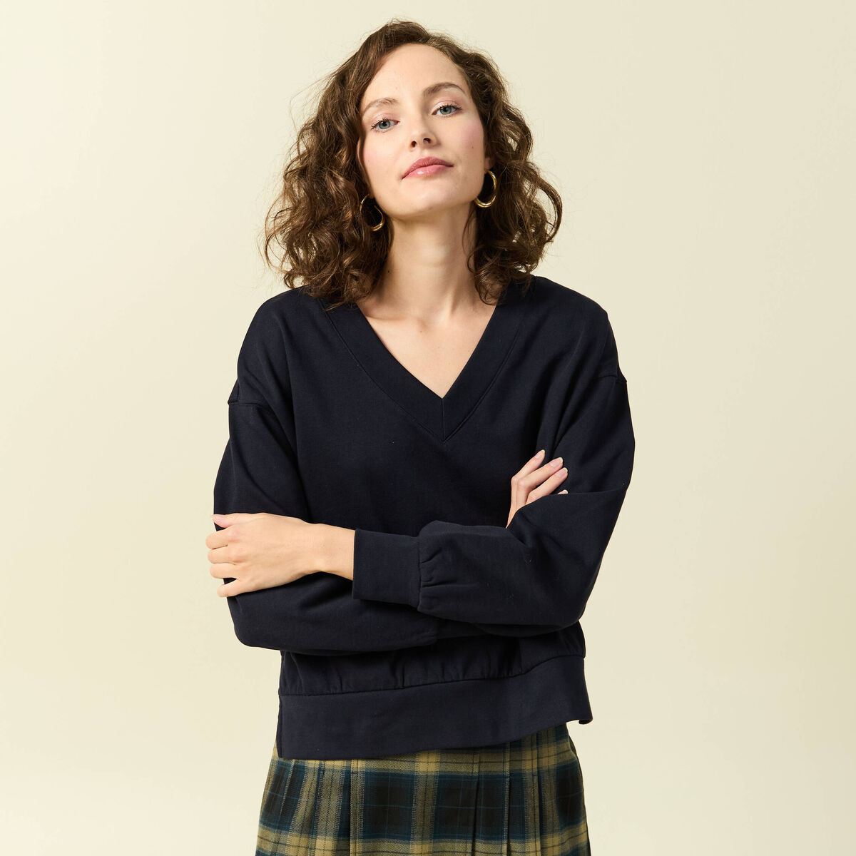 Sweat oversize col v manches longues bleu fonc&eacute; femme