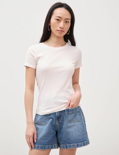 T-shirt cintr&eacute; col rond manches courtes rose poudr&eacute;e femme