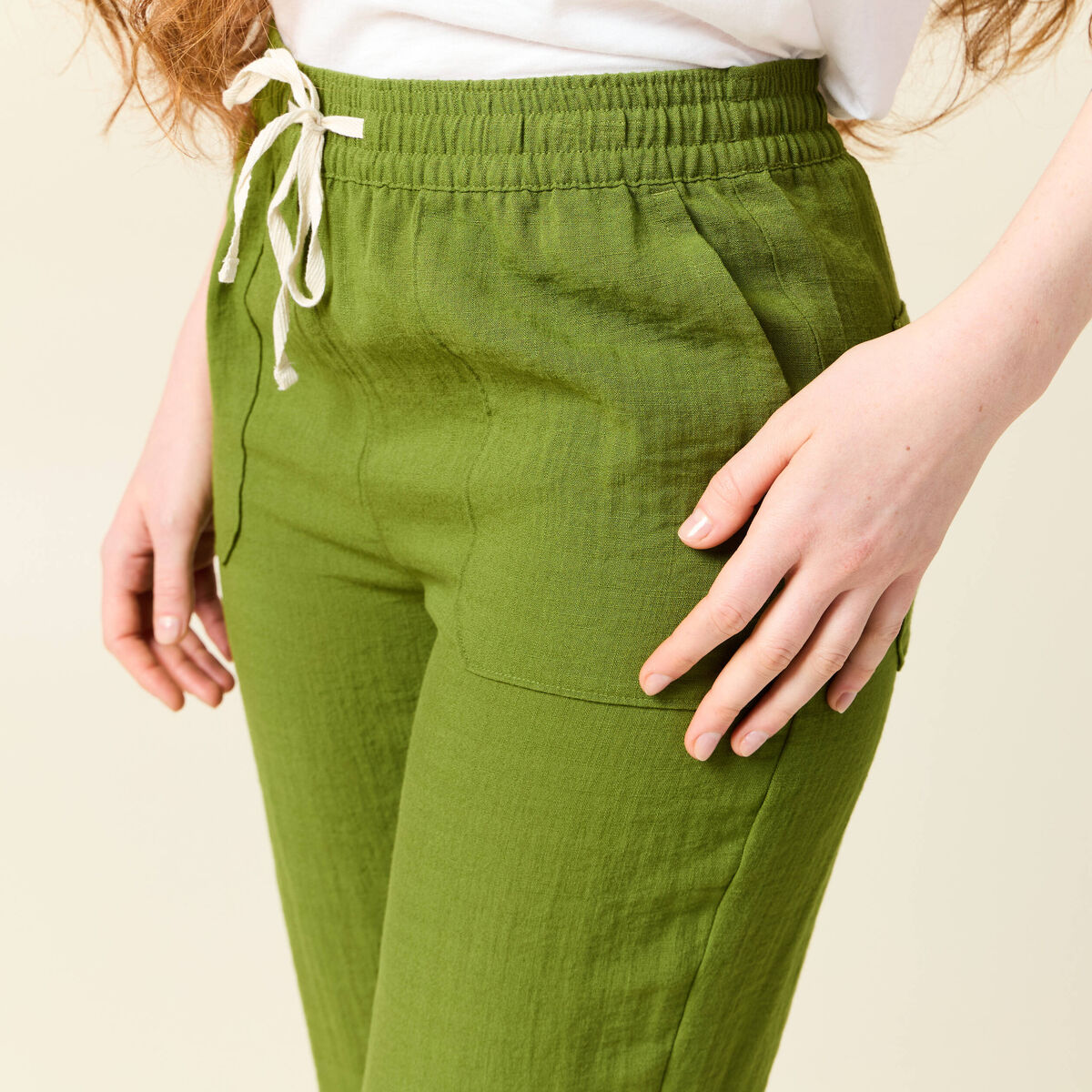 Pantalon carotte fluide vert olive femme