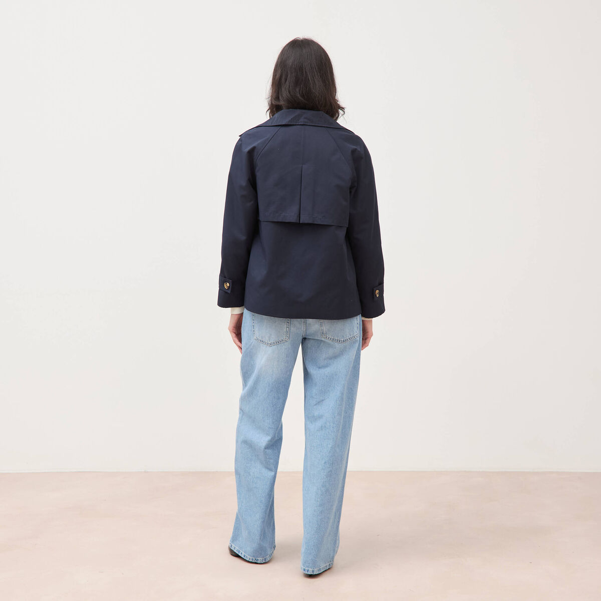 Trench droit court col montant bleu fonc&eacute; femme