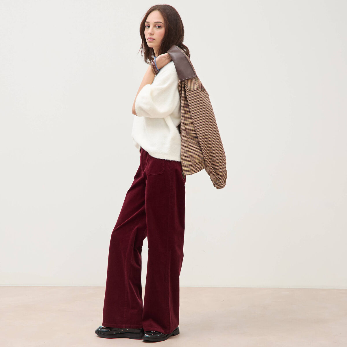 Pantalon flare taille haute en velours bordeaux femme