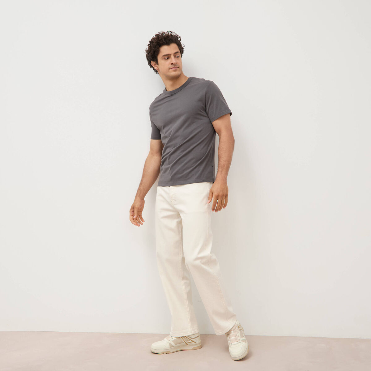 T-shirt en coton manches courtes gris fonc&eacute; homme