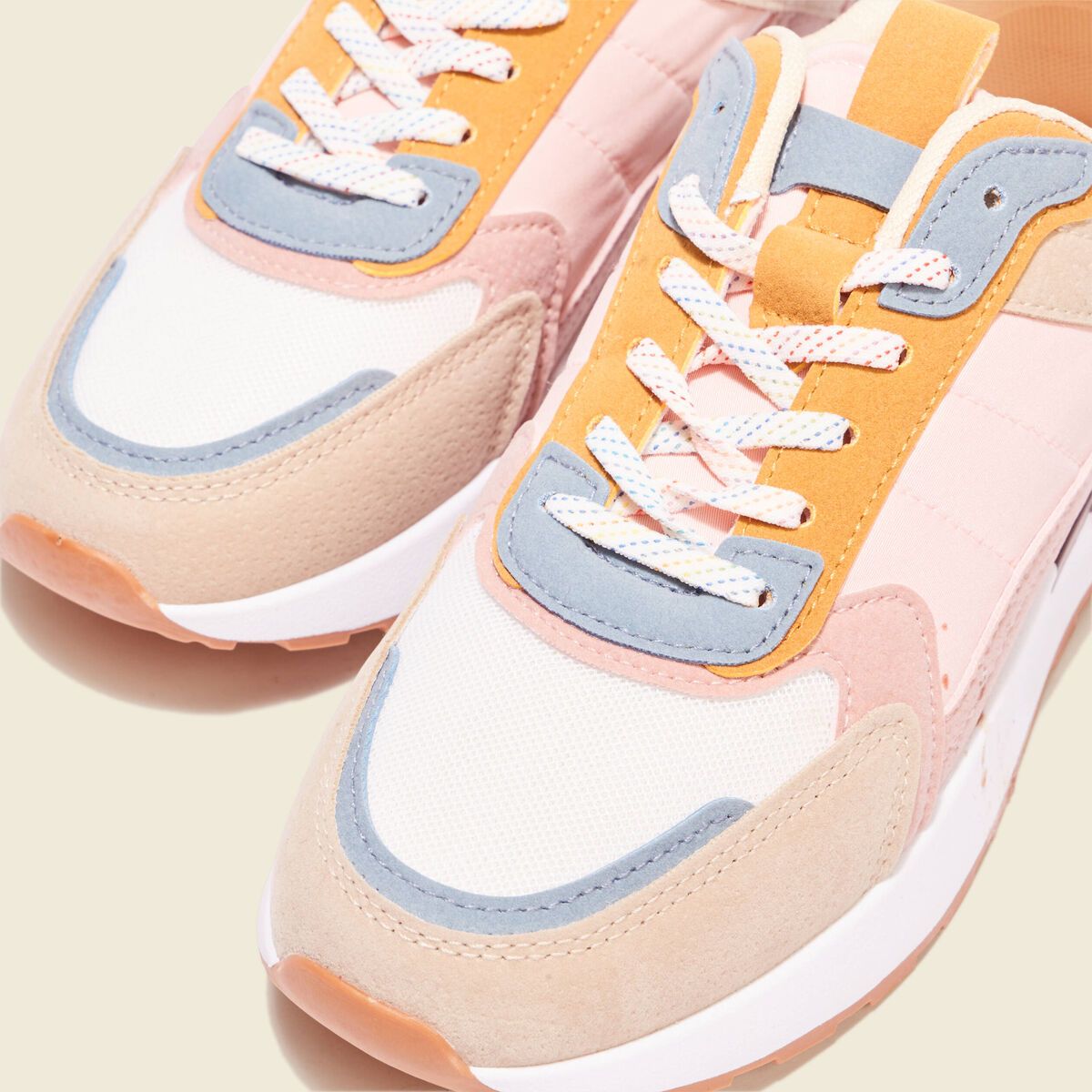 Baskets joggers &agrave; lacets rose poudr&eacute;e femme