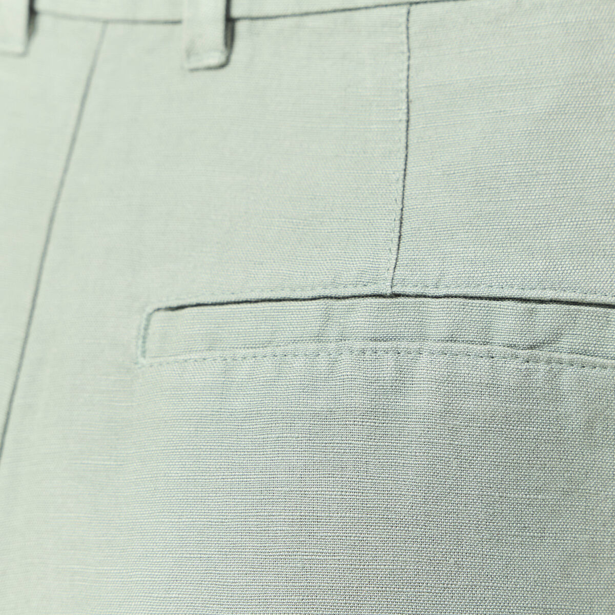 Short droit avec pinces vert kaki femme