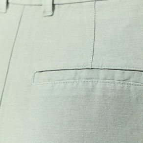 Short droit avec pinces vert kaki femme