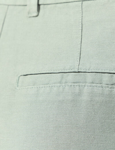 Short droit avec pinces vert kaki femme