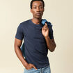 T-shirt ajust&eacute; col rond manches courtes bleu marine homme