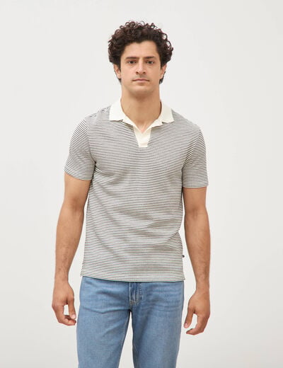 Polo cintr&eacute; manches courtes col cubain ecru homme
