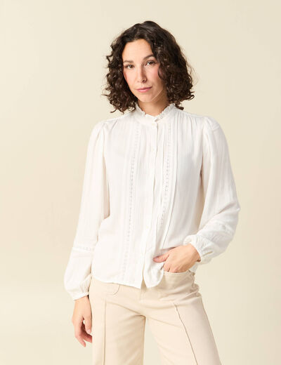 Blouse droite courte d&eacute;tail dentelle creme femme