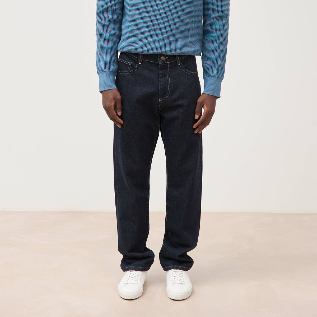 Jeans straight longueur 32 en coton denim brut rinse homme