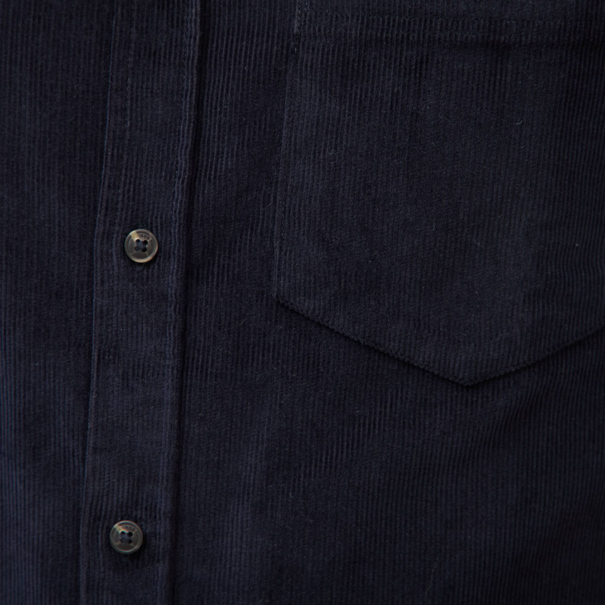 Chemise col classique en velours bleu marine homme