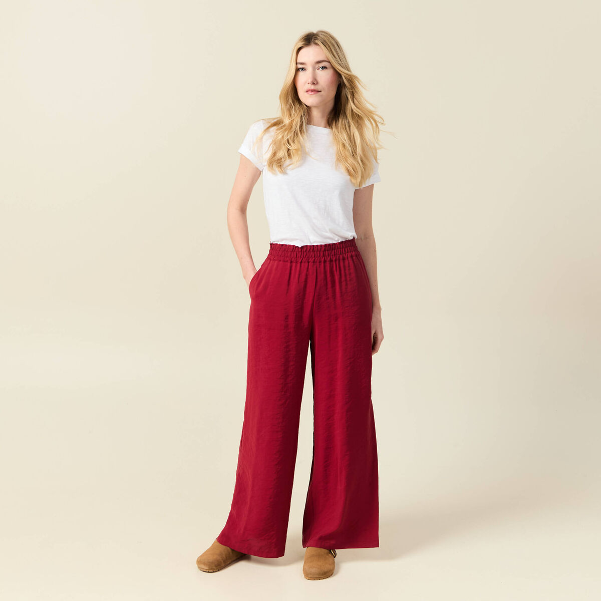 Pantalon large fluide rouge fonc&eacute; femme