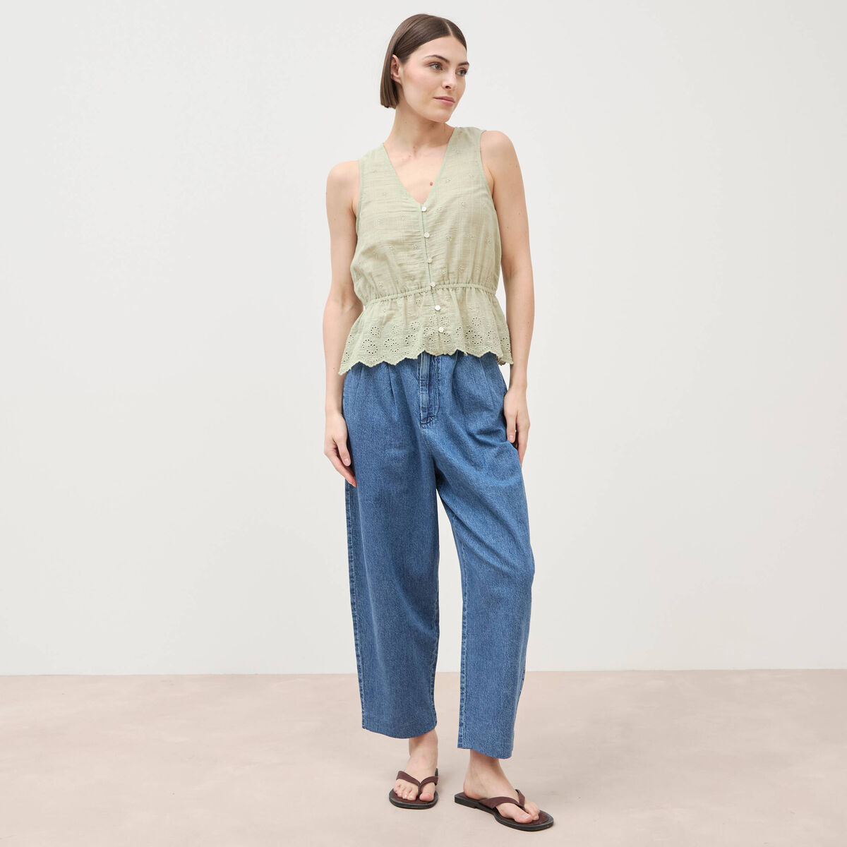 Top col v sans manches en coton vert kaki femme