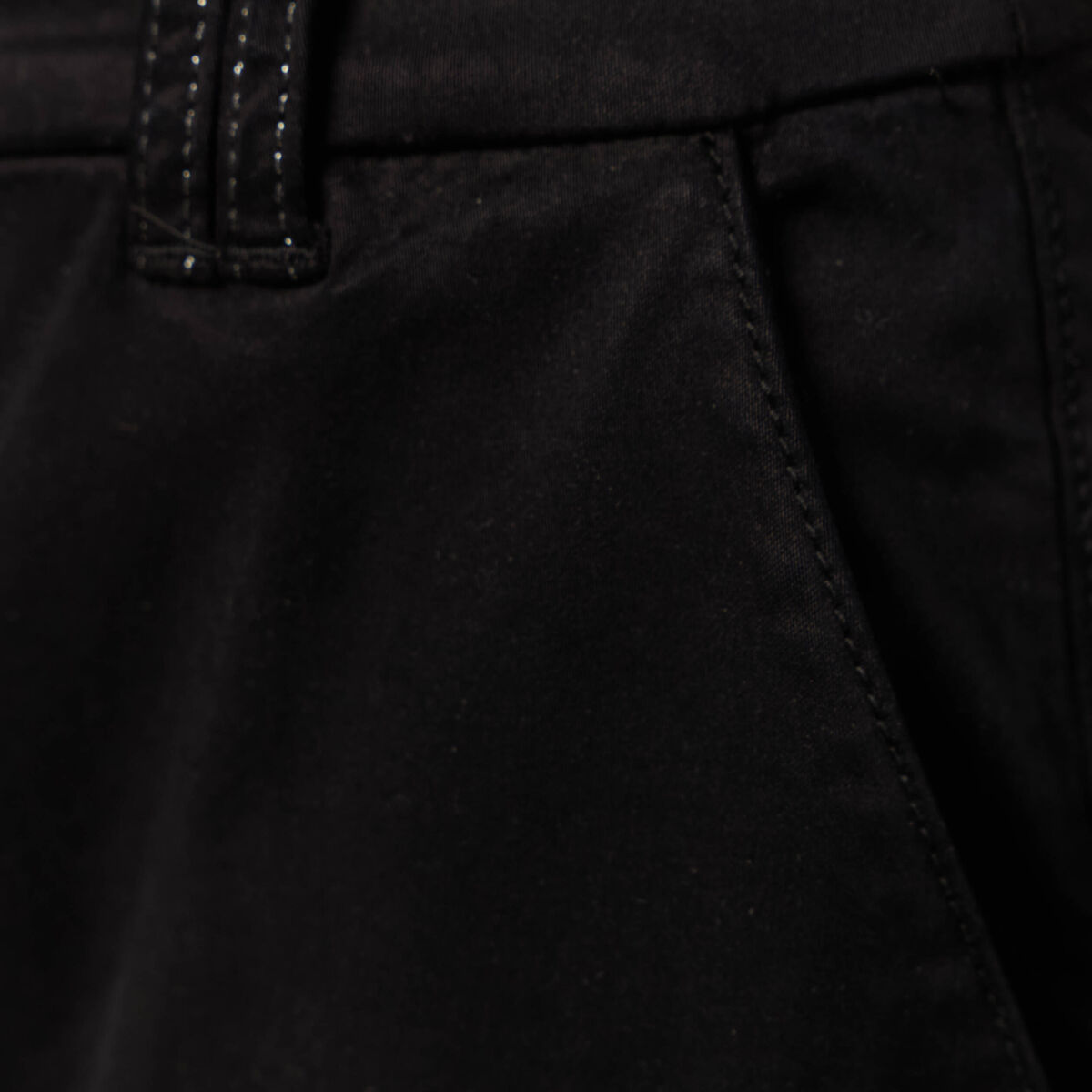 Pantalon chino cigarette noir femme