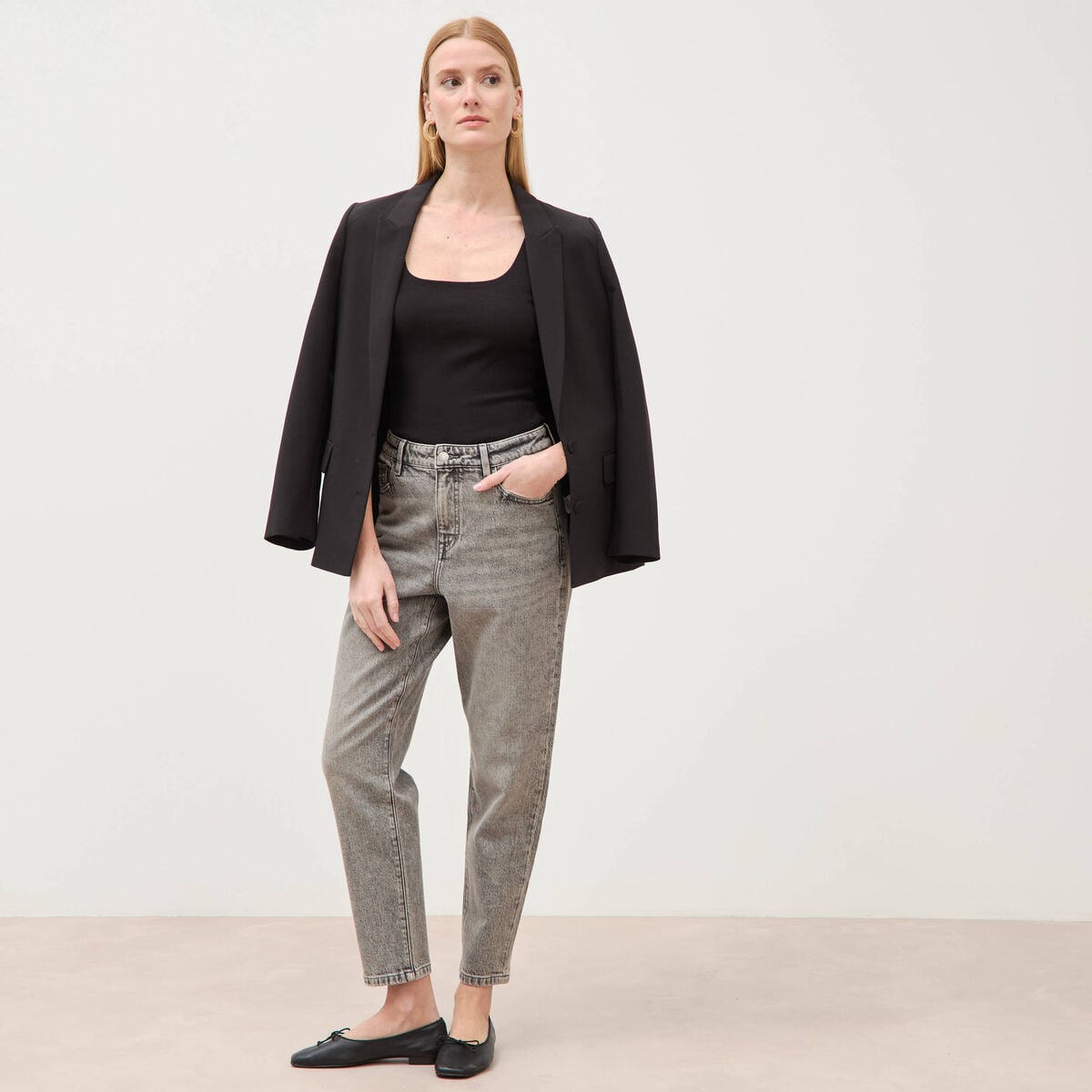 D&eacute;bardeur ajust&eacute; col carr&eacute; noir femme