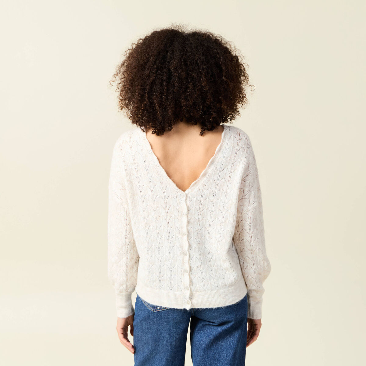 Gilet ajour&eacute; col V manches longues ecru femme