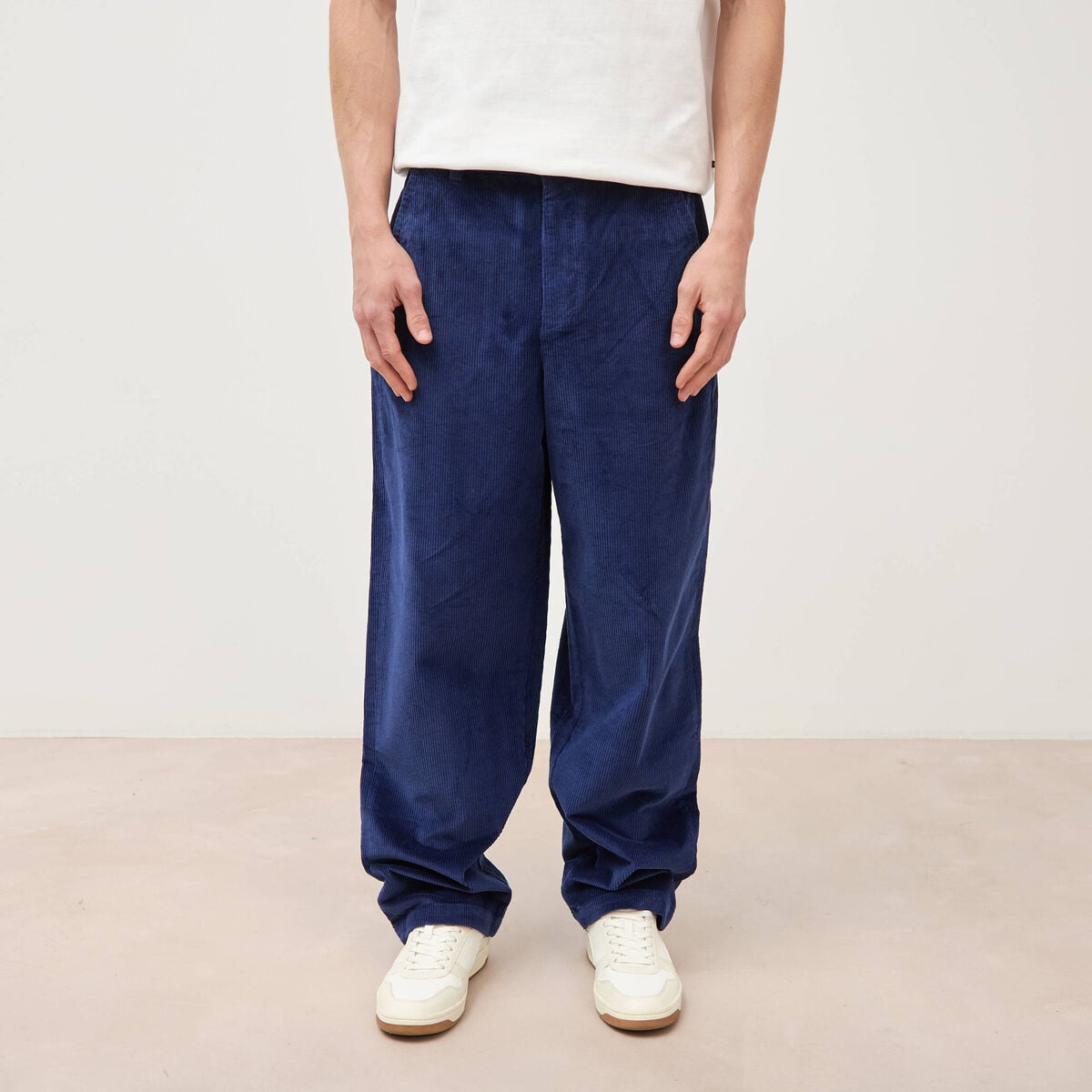 Pantalon large en velours longueur 32 bleu fonc&eacute; homme