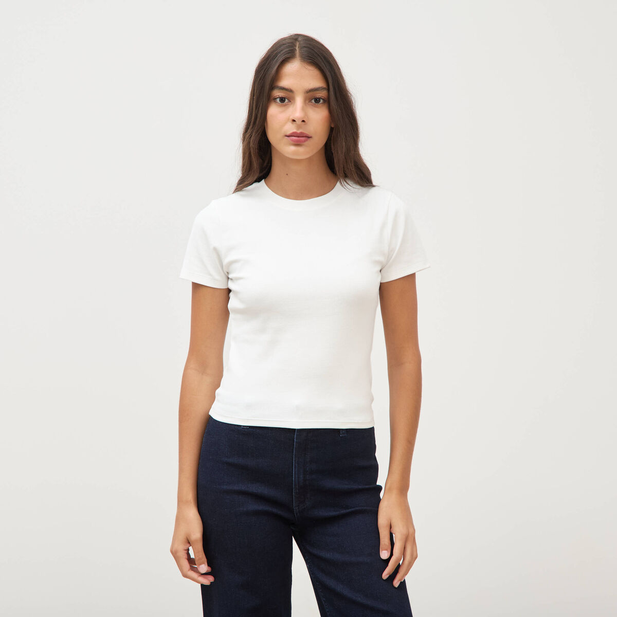 T-shirt ajust&eacute; col rond manches courtes ecru femme
