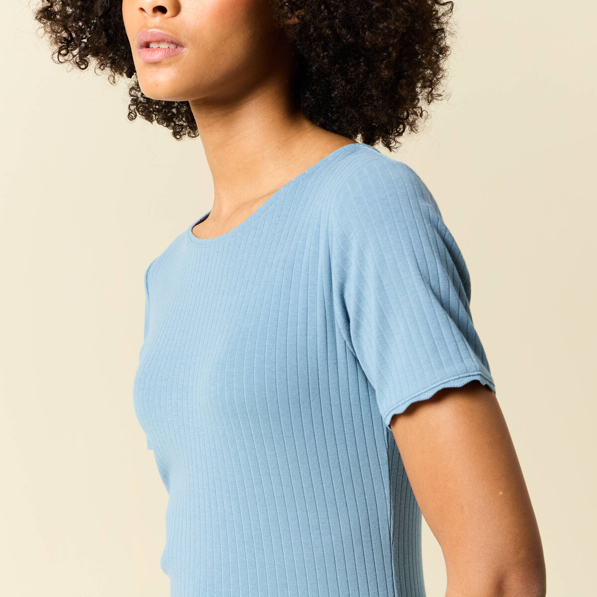 T-shirt manches courtes côtelé bleu clair femme