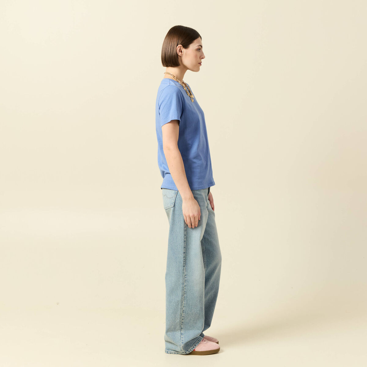T-shirt cintr&eacute; col rond manches courtes bleu lavande femme