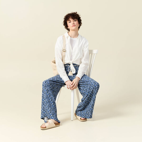 Pantalon large ceinturé bleu femme