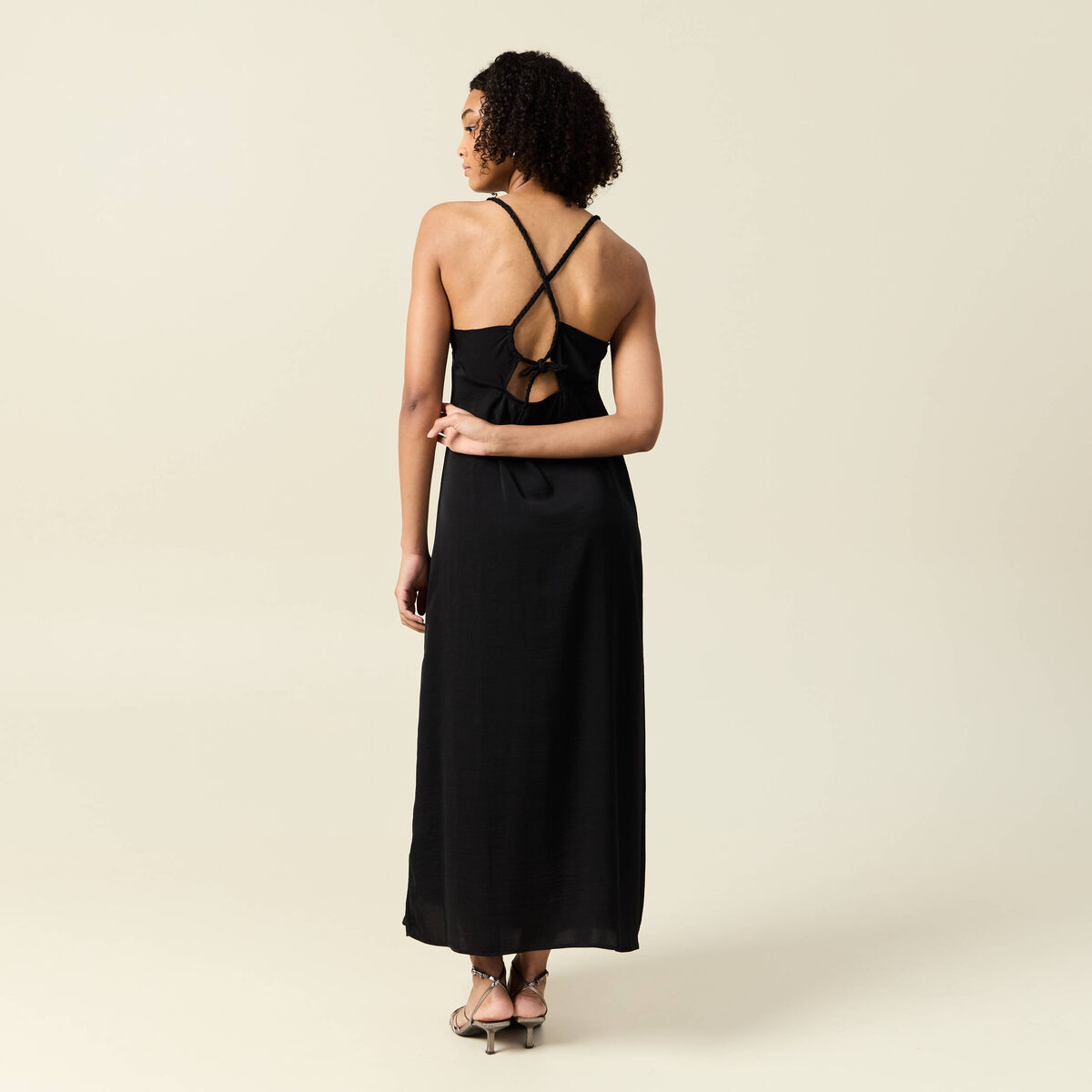 Robe longue droite satin noir femme
