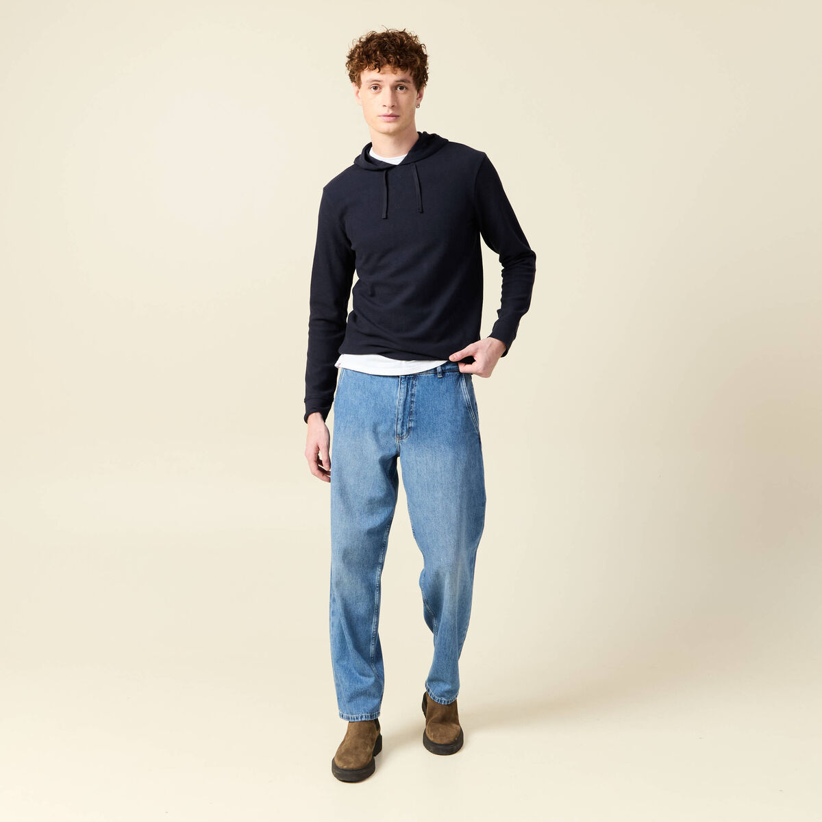 T-shirt &agrave; capuche bleu marine homme