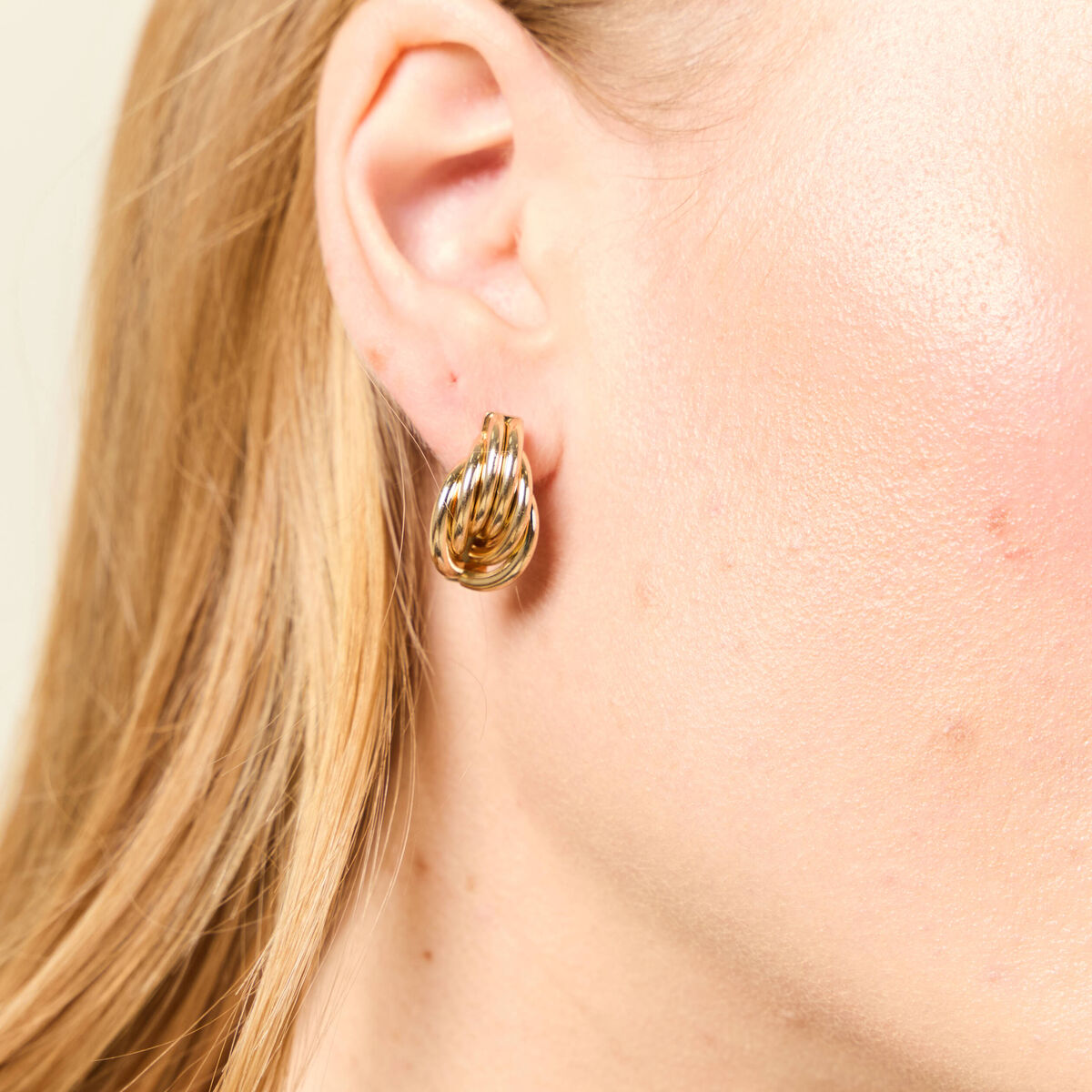 Boucles d'oreilles clous couleur or femme
