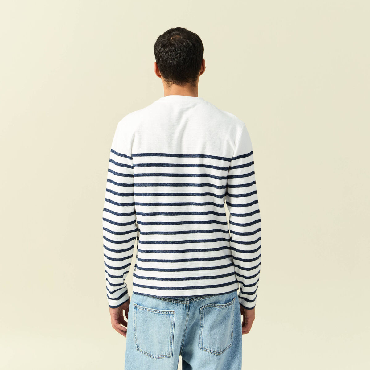 T-shirt ajust&eacute; col rond manches longues ecru homme