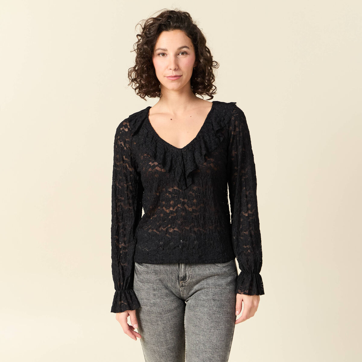 Blouse droite courte manches longues noir femme
