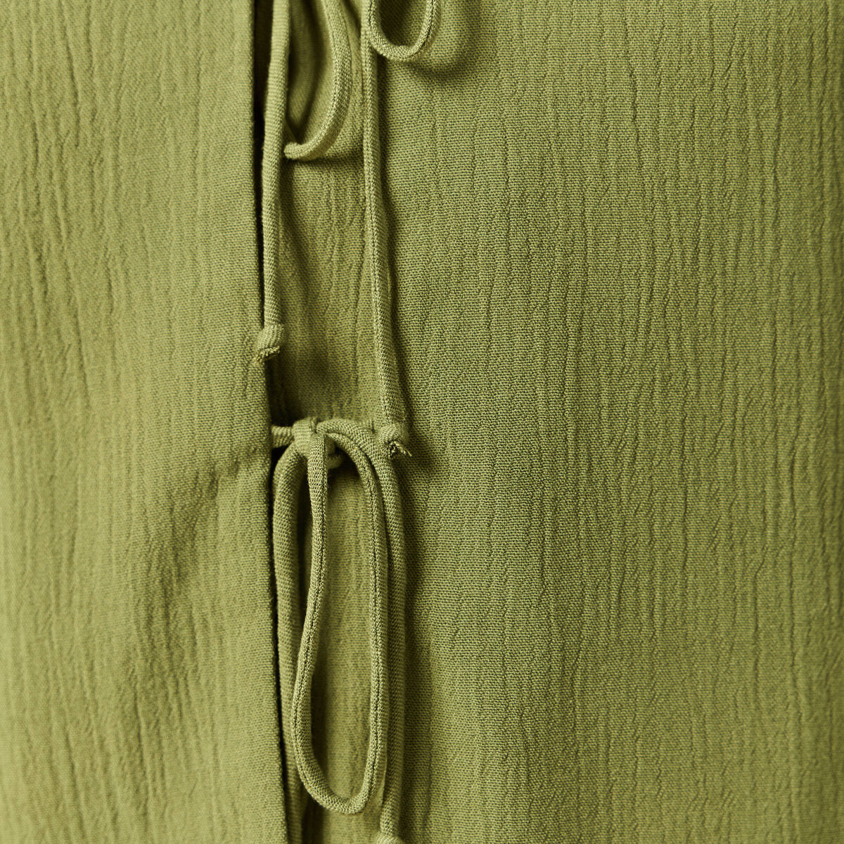 Blouse manches courtes nouée vert kaki femme