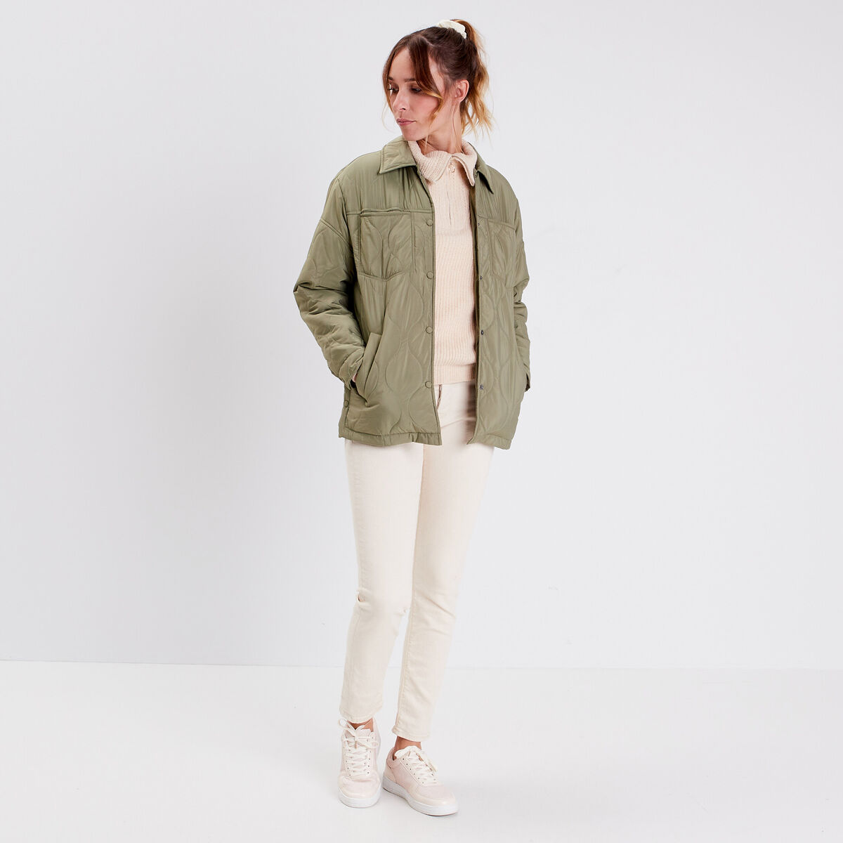 Veste droite matelass&eacute;e col chemise vert kaki femme