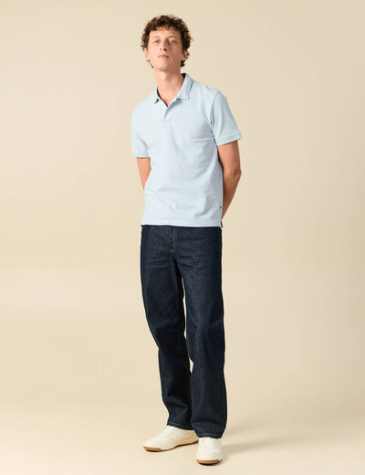 Polo cintr&eacute; en coton manches courtes bleu clair homme