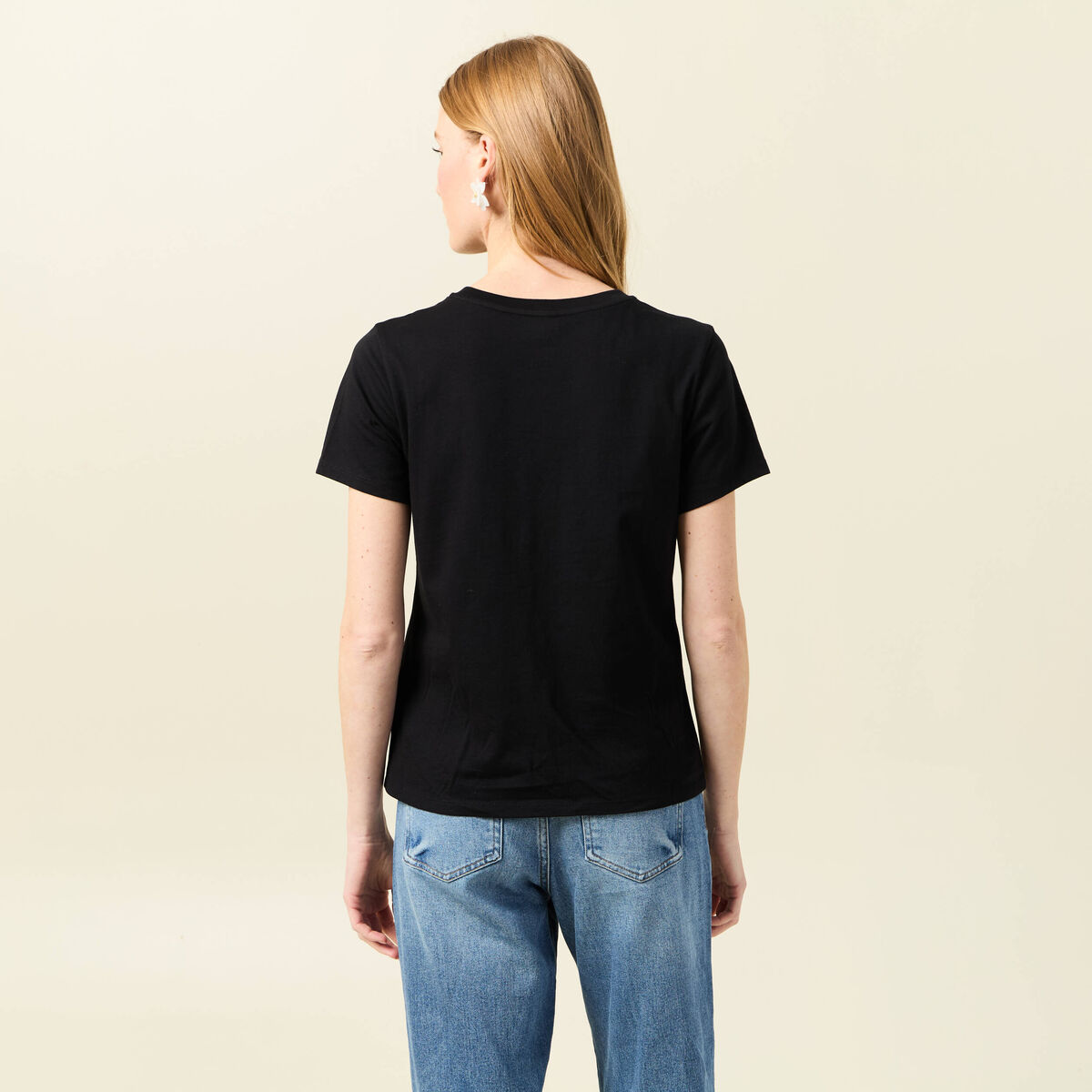T-shirt cintr&eacute; col rond manches courtes noir femme
