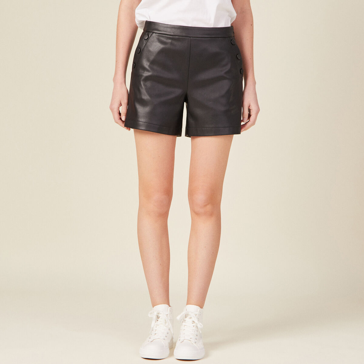 Short droit simili cuir à pont noir femme