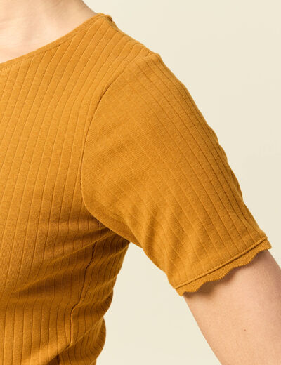 T-shirt manches courtes c&ocirc;tel&eacute; camel femme