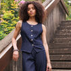 Gilet en jeans sans manches col rond denim brut femme
