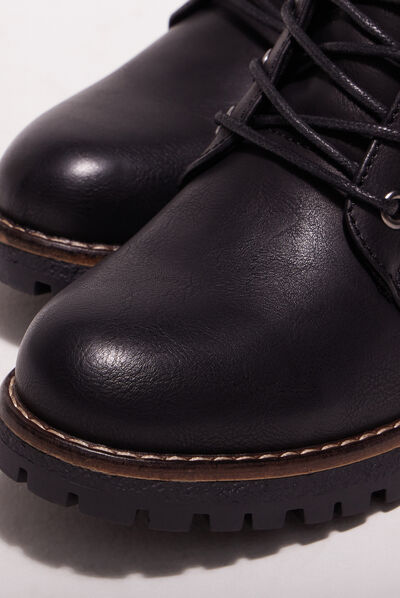 Bottines crantées noir femme