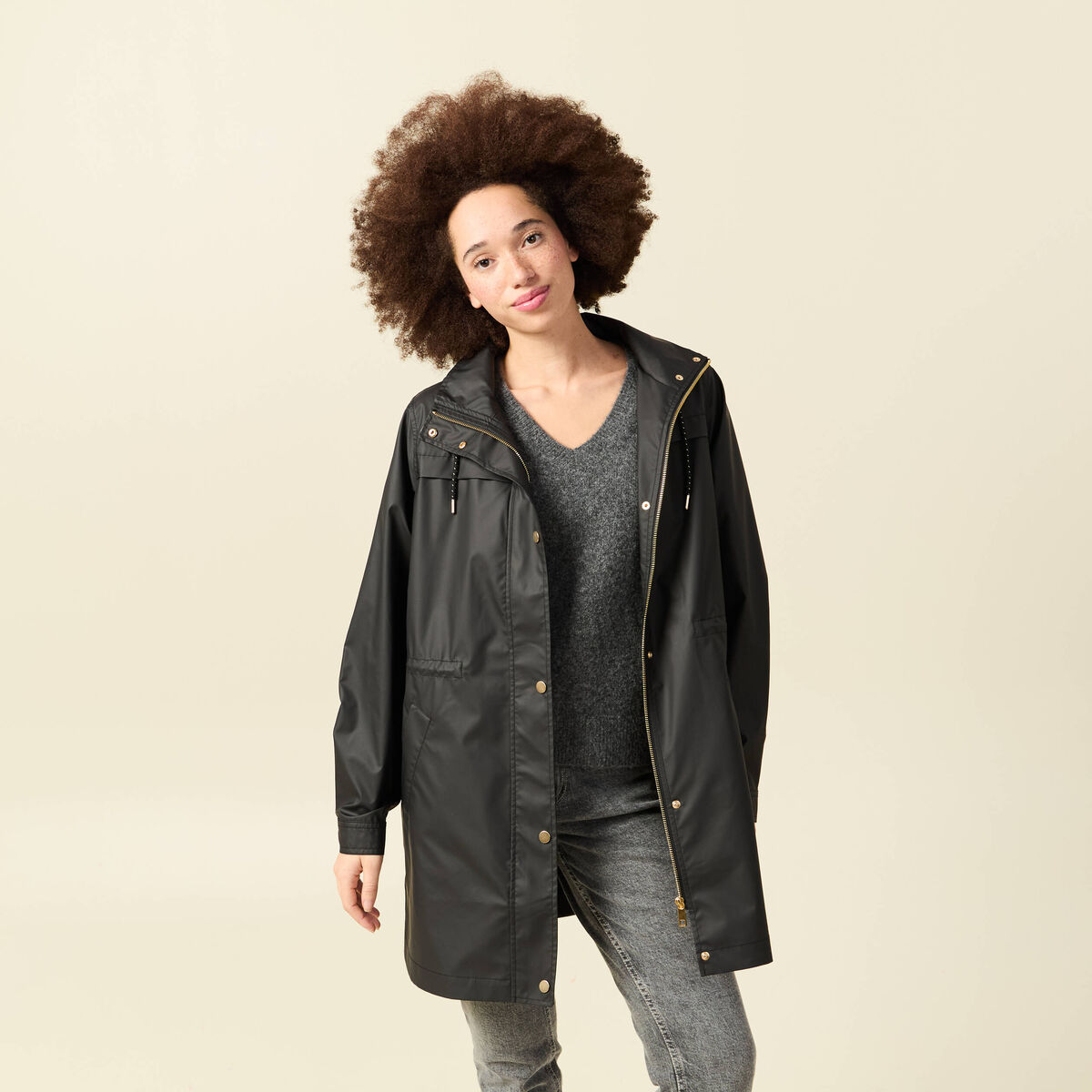 Parka longue droite d&eacute;perlante &agrave; capuche noir femme