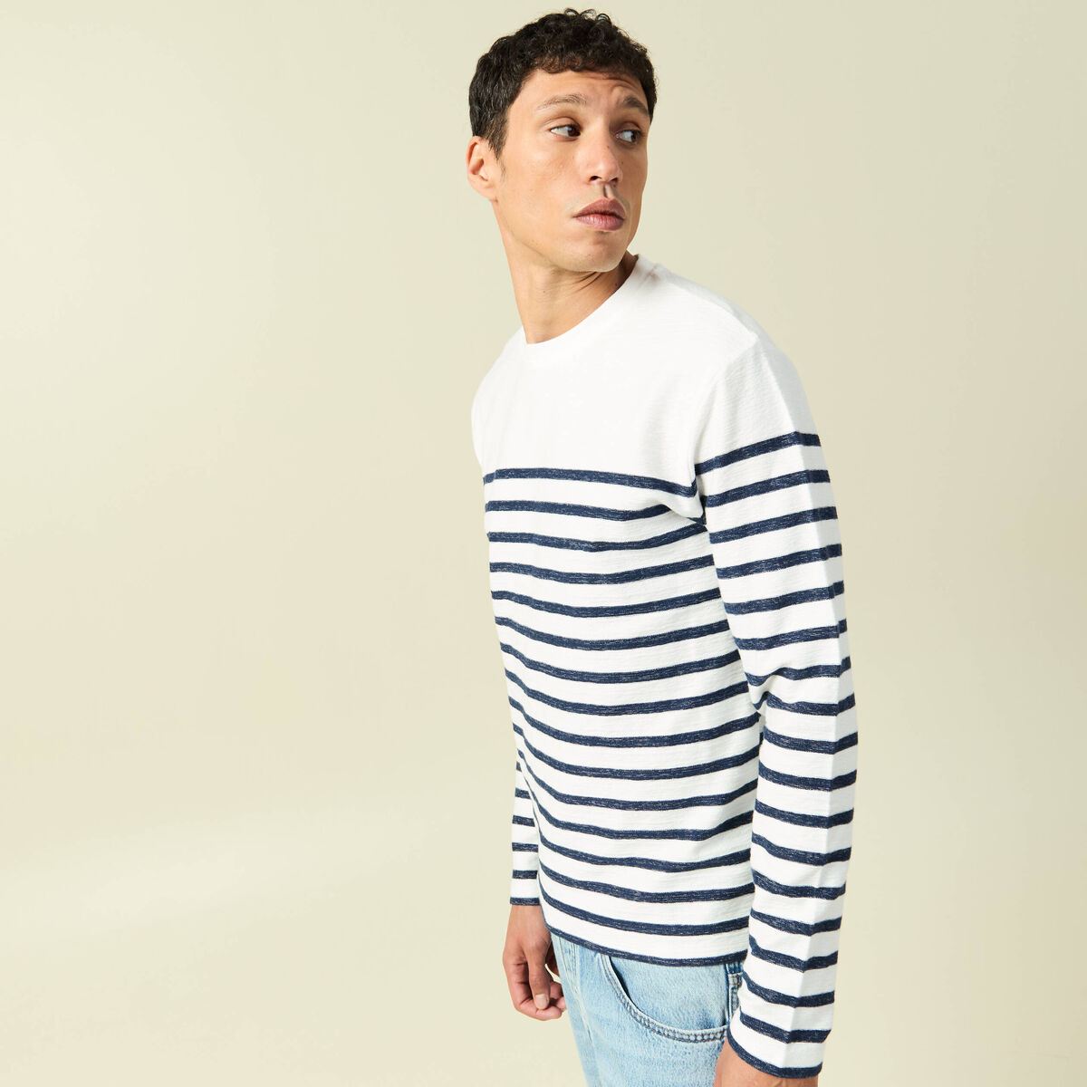T-shirt ajust&eacute; col rond manches longues ecru homme