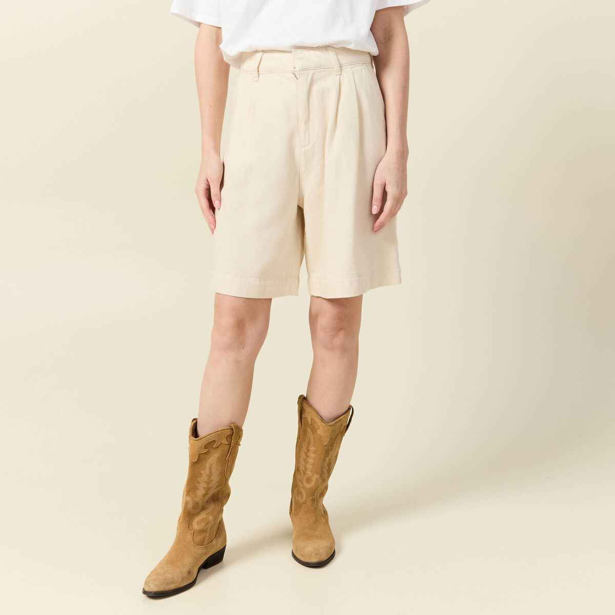 Bermuda droit pinces en jean ecru femme