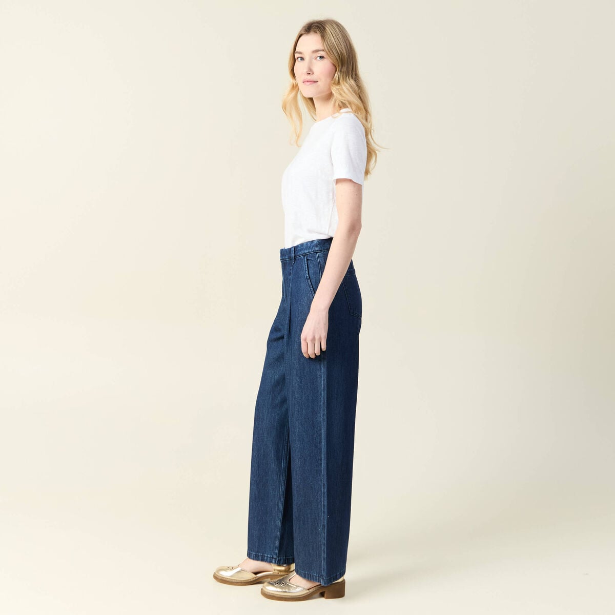 Jeans large &agrave; pinces denim brut femme